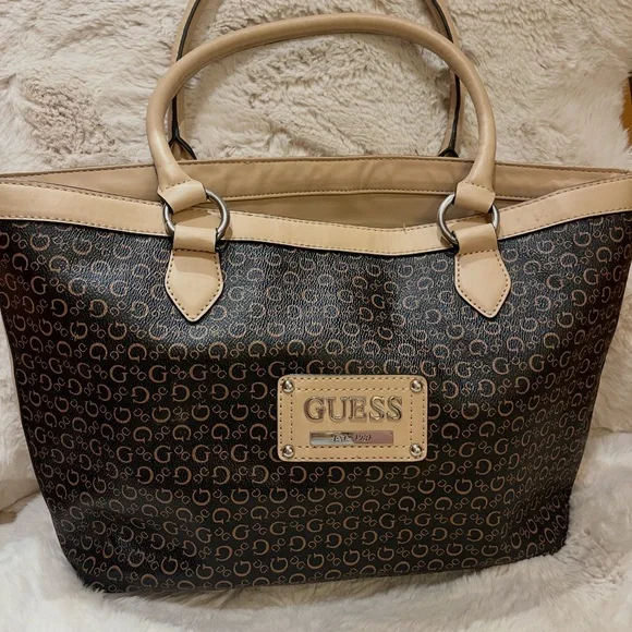 GUESS Monogram Purse - Picture 2 of 4